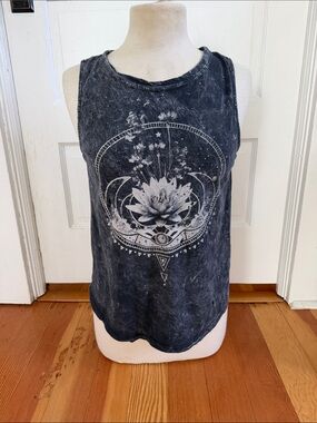 Black Moon Sleeveless Lotus Print‎ Open Back Top Medium